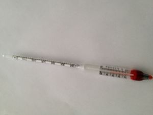 Sugarmeter with thermometer